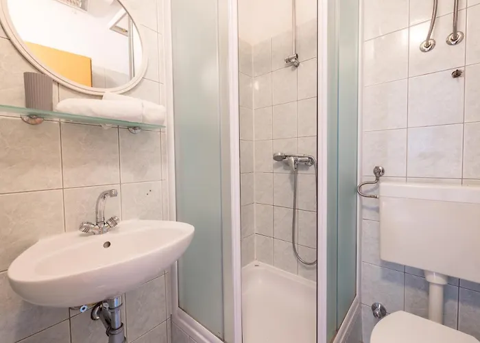 Apartamento For 5 Makarska