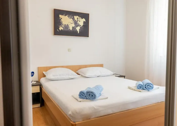 Apartamento For 5 Makarska