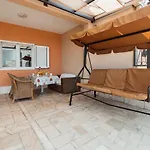 For 5 Makarska
