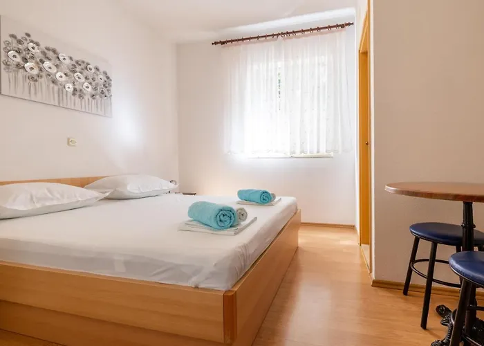 Апартаменти For 5 *