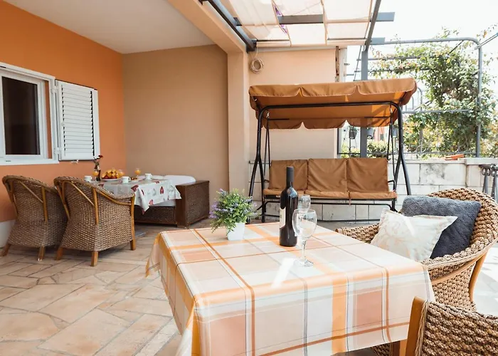 For 5 Апартаменти