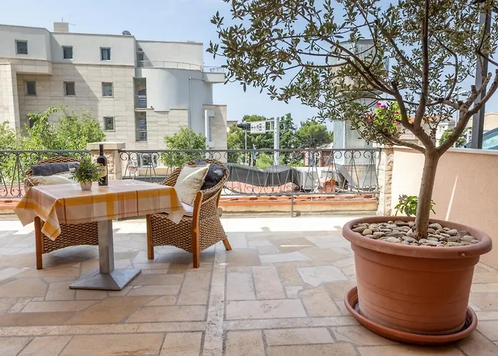 Διαμέρισμα For 5