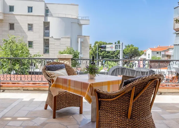 For 5 Διαμέρισμα *