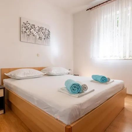 Apartamento For 5